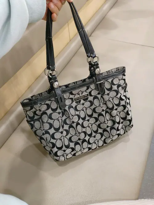挖煤姬操作简单，下单便捷，客服响应及时，商品与描述一致，物流透明可查，整体购物体验顺畅安心，性价比高，非常满意！