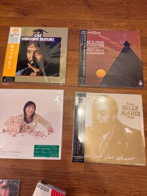 年后又通过日淘任意门从煤炉和雅虎上购入一些黑胶唱片等物品。
几乎每周都先领免手续费和满减的折扣券，找准机会下单，能省一些是一些，非常棒的福利。
从购买到入库很迅速，合箱还是控制在 10 个包裹内免费合箱，未保留原始包装。
因为上次发现外箱有局部受损痕迹，所以本次在原...