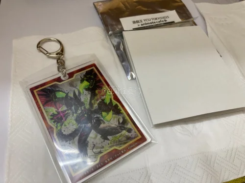 想要一张哈基米卡垫很久了，因为是玩这个卡组的。感觉巡回赛的不好看，一直没买。后来官方出了这个积分垫子，于是煤炉切了一个，虽然半垫但是很可爱，还有亚克力，竹蜻蜓很快，购物体验非常好。