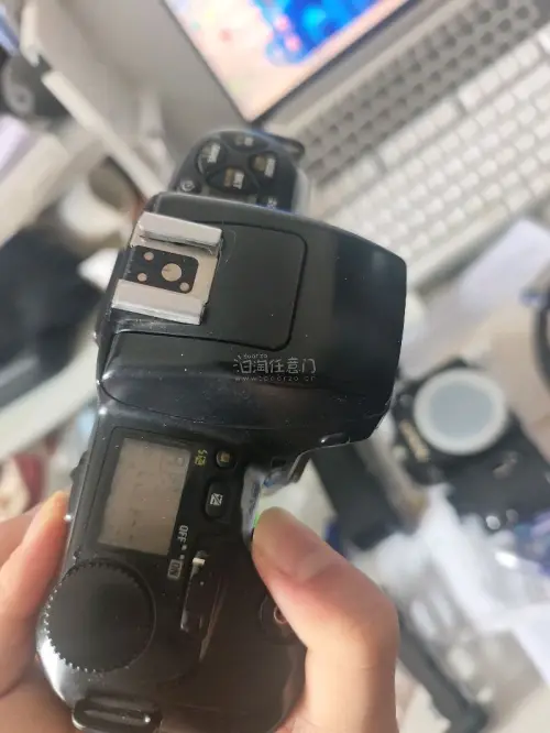 这次通过挖煤姬日淘任意门入手了两台尼康经典胶片机，镜片完美机身也堪称完美，到手后发现居然是能用的，所有功能正常。马作为小众机型成色也超出预期，取景器明亮、测光精准。整个淘单过程用挖煤姬的平台服务很顺畅，出价、代拍、物流都有清晰的进度更新，打包防护做得也很到位，两台机...
