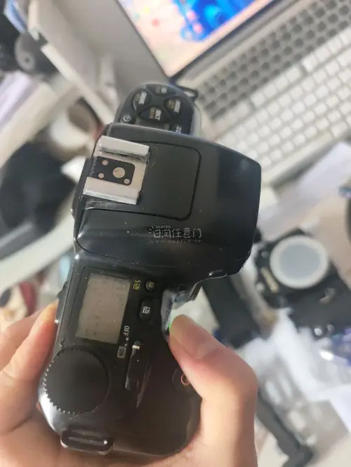 这次通过挖煤姬日淘任意门入手了两台尼康经典胶片机，镜片完美机身也堪称完美，到手后发现居然是能用的，所有功能正常。马作为小众机型成色也超出预期，取景器明亮、测光精准。整个淘单过程用挖煤姬的平台服务很顺畅，出价、代拍、物流都有清晰的进度更新，打包防护做得也很到位，两台机...