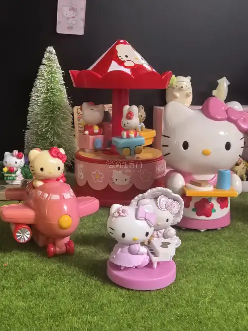 挖到宝了！在挖煤姬蹲到的Hello Kitty中古小摆件们，收到直接被可爱晕?
包装严实到感动，每只小Kitty都用气泡膜裹得严严实实，连绝版的旋转木马、飞行员造型摆件都完好无损，品相超赞，细节和描述完全一致！
合箱和仓储功能也超省心，帮我省了超多运费，清关速度也比...