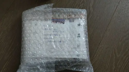 这是第一次用任意门海淘，因为在国内平台上很少有全新未拆封的死亡搁浅限定版，在任意门上蹲了好久才蹲到。国际运输箱打包很好，气泡膜拉满，游戏外盒成色也很好，卖家还写了小卡片，满意～