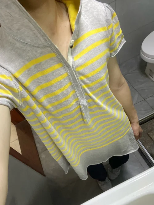 心心念念已久的拉夫劳伦无袖和短袖polo终于到了！真的特别漂亮！第一次用雅虎日拍 没想到就买到了这么漂亮的衣服 多亏了挖煤姬这么方便的平台 太棒了吧 喜欢买衣服的宝宝千万不要错过呀