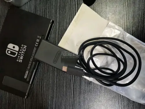 挖到宝藏平台！在挖煤姬入手的Switch完美安全下车， 实物成色和描述一致，机身无划痕、屏幕完好，按键摇杆手感超棒没有漂移。打包特别严实，防护到位运输无磕碰，物流时效也很给力。平台操作简单易懂，客服响应及时，全程购物省心又靠谱，日淘游戏机认准挖煤姬，下次还来！