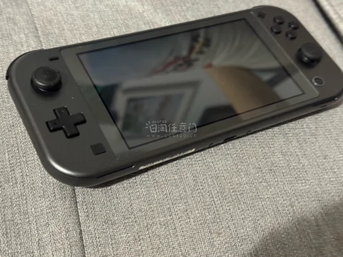 一直很想很想要一部珍珠钻石限定switchlite，终于收到啦，成色非常漂亮！第一次使用挖煤姬，相当方便，对新手友好，还会继续使用的！