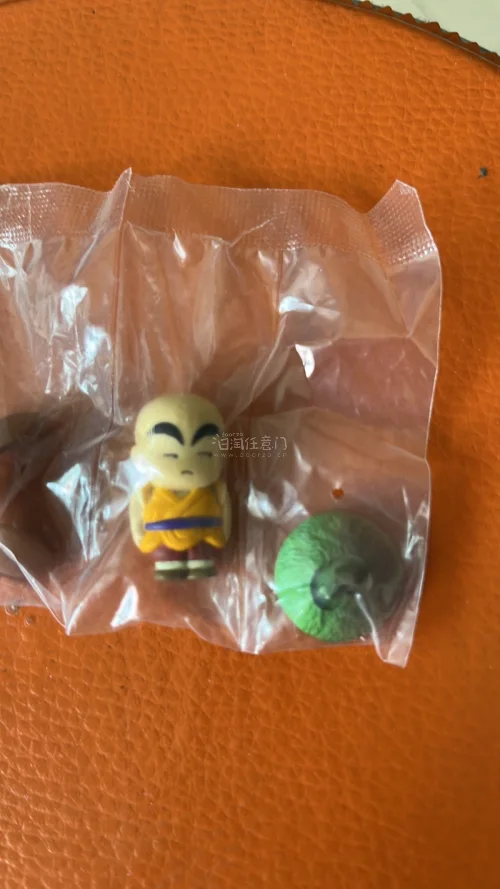 本次淘到了龙珠胶囊大蛋悟空初战贝吉塔，做工精良，场景极致还原，能够把你瞬间拉回到当年观看动画或者漫画的时光中。同时入手一款盒蛋，瞧克林眯着眼这小表情。每次都说但是还要说，任意门给每个产品都包裹了泡泡纸，细心呵护商品安全到客户手中。