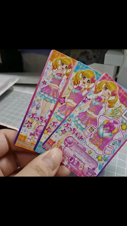 整体状态很好，包裹妥当。卡片被包裹在硬卡纸中，没弯没折。卡片表面背面都无明显划痕压痕。没有隐瞒的伤痕。
