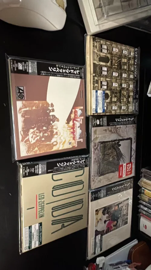 一次收齐齐柏林飞艇的几张录音室大碟，还有几张在路上，包装也还不错，成色都不错，都挺好的，一直都在这买碟