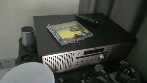 用的海运，还是包装的很好，没有任何破损，商品质量看起来很不错，音质在线，完美收货。推荐购买，这个是起亚自营的产品
