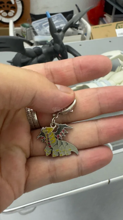 终于又到了一大单，一组非常好的电动发声黑白龙，非常大，测试了一下，功能完好，好开心，还有黑白龙印章和鬼龙哨子，整体都非常不错，很开心收到好东西