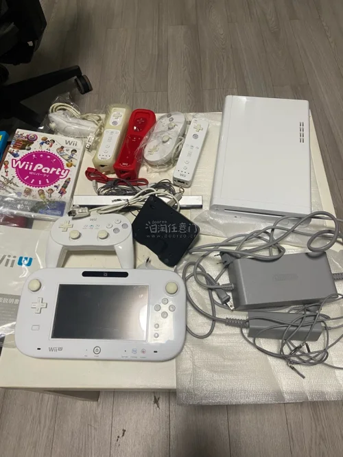 经朋友介绍挖煤姬app，近期海淘购入了一台日版Wii U 32GB《Splatoon》限定套装，主机、GamePad手柄、电源、说明书齐全，成色较新，功能完好，支持Wii游戏。
挖煤姬App淘货体验超棒！二手Wii U套装价格实惠，卖家描述准确，平台客服响应及时，强...
