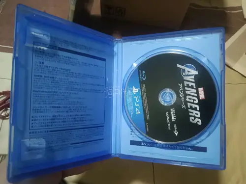 整体橙色还不错  卖家送了一个钥匙扣  PS4版本存货量很多  所以这时候买二手的话非常实惠  物美价廉  海淘的作用嘛 就是把限制无用的东西  给到更需要他的的新主人手里  非常好
