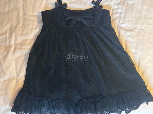最近突然迷上了短裙还蛮可爱的，就是牛仔裤有点硬，果然我还是不太适合牛仔裤，快递还是很给力一周就到了，有问题找客服也是马上给解决服务真的是特别的好
