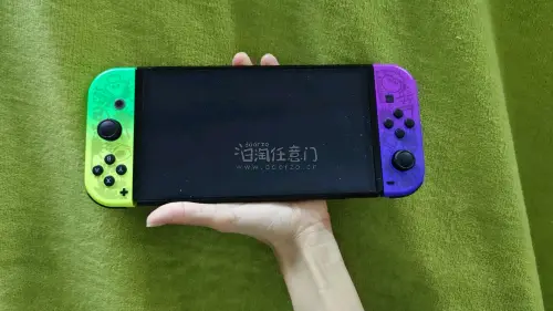 这次买的是喷射战士限定和一个Kobo电子书
走的路线是海运
大概一个月到手，我觉得非常快了
成色非常漂亮
并且用了一点点砍价，便宜很多价格
比国内买实惠太多了