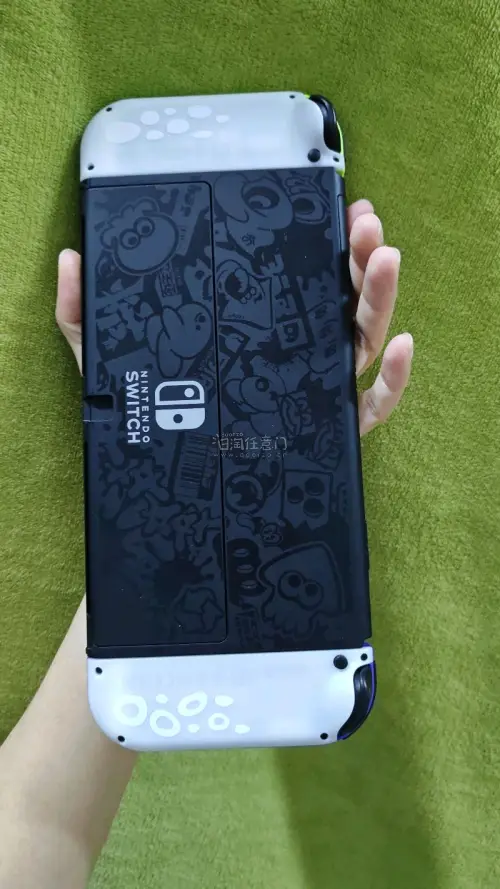 这次买的是喷射战士限定和一个Kobo电子书
走的路线是海运
大概一个月到手，我觉得非常快了
成色非常漂亮
并且用了一点点砍价，便宜很多价格
比国内买实惠太多了