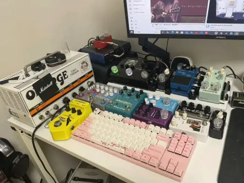 通过煤炉姬这个软件在日淘煤炉上买到了便宜的吉他效果器，还有一键和卖家的还价功能真的很不错很方便，快递也不用多操心
