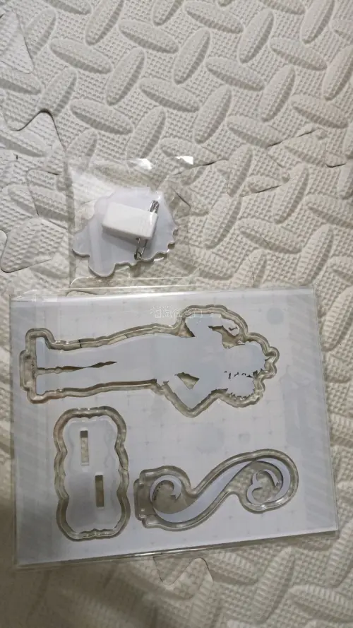 非常顺利完美的挖煤姬体验，没有缺件漏件，下单运输也非常顺利，显示到国内之后当天就到驿站了，可以可以太迅速了！！到手非常完美的谷子，感动！