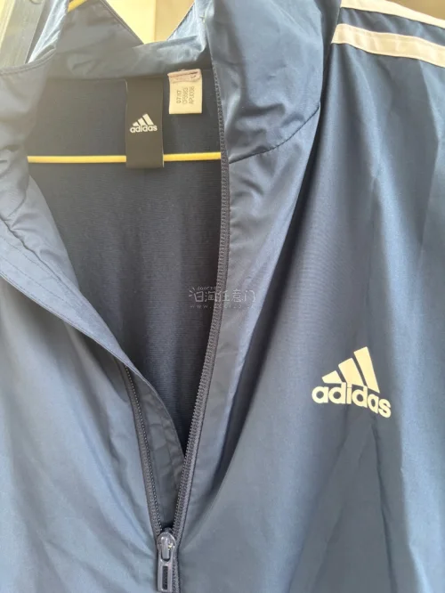 特别满意的一次购物 买到了喜欢的衣服 便宜好看没有瑕疵 非常喜欢 物流也很快很贴心 非常感谢这个购物软件