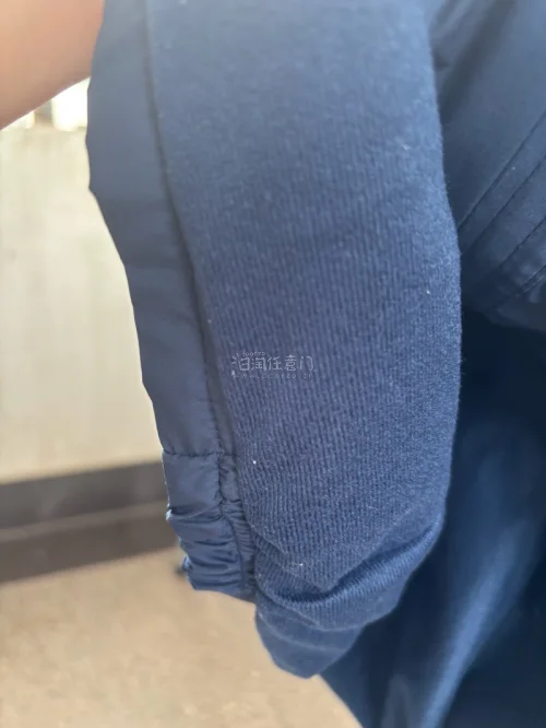 特别满意的一次购物 买到了喜欢的衣服 便宜好看没有瑕疵 非常喜欢 物流也很快很贴心 非常感谢这个购物软件
