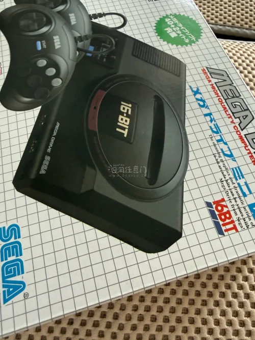 这次又购买了一套世嘉MDmini，之前已经买了mini2，所以等于收齐了，走了航空EMS，一周左右就到了，非常满意！