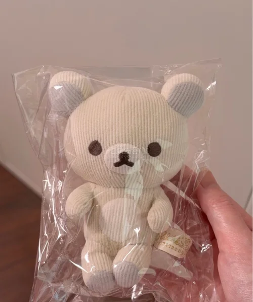 超级可爱呢 价格也比市场价便宜 物流也快 打包细心在挖煤机抽到的这只公仔真的太惊喜了！实物超级可爱，做工非常精致，拿在手里软乎乎的，手感特别棒，完全没有线头和瑕疵。而且的价格太多了，简直是平价又快乐。包装也很用心，物流速度飞快，以后还会继续来挖煤机“挖宝”的，强烈推...