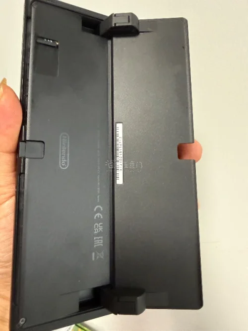 第一次在挖煤姬切switch，安全到手下车。整个海运速度还是挺快的，从日本发出到国内11天的时间，然后国内到时候四五天，而且这个包装盒子也很漂洋过海，也都没有任何的损伤还是很不错的，主要是性价比很高呀，马上就要涨价了。