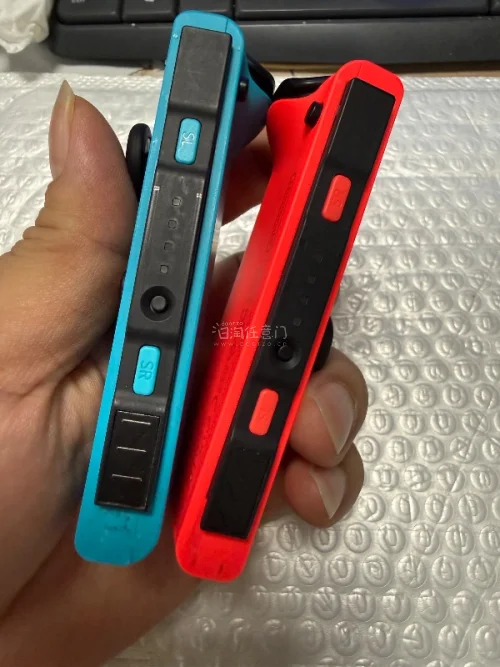第一次在挖煤姬切switch，安全到手下车。整个海运速度还是挺快的，从日本发出到国内11天的时间，然后国内到时候四五天，而且这个包装盒子也很漂洋过海，也都没有任何的损伤还是很不错的，主要是性价比很高呀，马上就要涨价了。