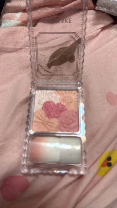 canmake眼影粉质细腻好上色，显色温柔日常，新手也不容易飞粉，配色百搭消肿，持久度在线，性价比超高，日常通勤淡妆必备✨