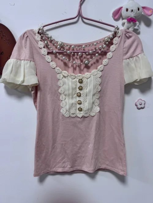 第一次在挖煤姬淘日牌衣服，整体很满意。
界面可选中文，翻译的很好，下单简单，款式多，能挖到很多小众古着和绝版款。可以合单发货，省运费，仓库打包仔细，衣服成色和描述一致。
物流超省心，仓库打包严实，合单方便，国际运输稳定，清关速度快，全程可查，到手衣服完好无损。
想买...