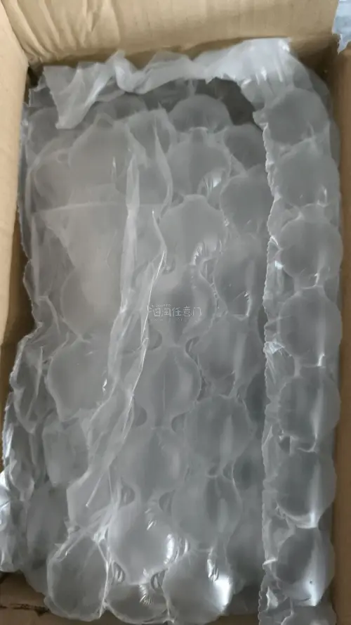 还是熟悉的配方，还是熟悉的味道，打开箱子后每次都感觉这服务买的挺值得的。跨国运输而来的东西，保护的好好的。愉快的购物体验。整整齐齐
