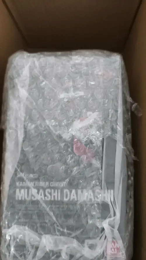 还是熟悉的配方，还是熟悉的味道，打开箱子后每次都感觉这服务买的挺值得的。跨国运输而来的东西，保护的好好的。愉快的购物体验。整整齐齐
