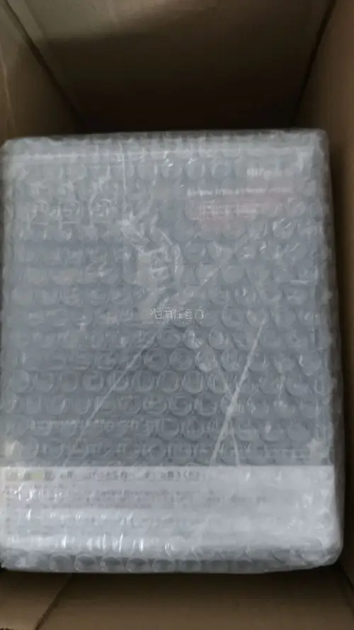 还是熟悉的配方，还是熟悉的味道，打开箱子后每次都感觉这服务买的挺值得的。跨国运输而来的东西，保护的好好的。愉快的购物体验。整整齐齐