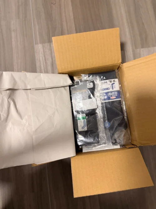 包装特别完好，选择EMS速度还是很快的，发货速度也不错，很适合第一次日淘的，面单也不需要自己填写，很方便