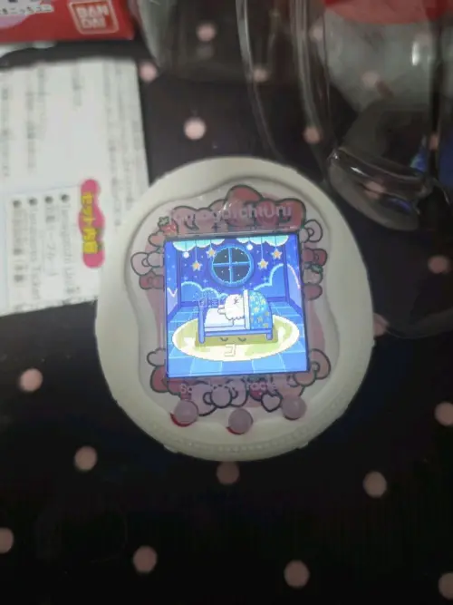 五月宅家的幸福感，是挖煤姬和拓麻歌子给的
终于在挖煤姬蹲到了心心念念的三丽鸥联名拓麻歌子uni！打开盒子的瞬间直接被萌化了，迫不及待的开玩，比起?上价格实惠好多！
不得不说挖煤姬的体验感真的超棒！日淘任意门操作简单，下单后全程都能看到物流进度，包装严实又贴心，到手的...