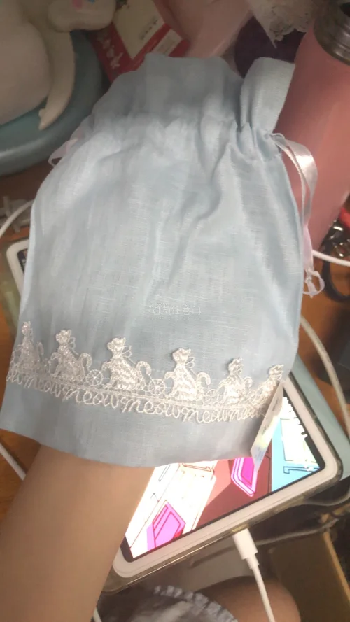 这次切了最想要的刨冰机，近沢蕾丝的手帕和束口袋，物流真的很快ww本以为会在六月才到，但还好在五月就收到了♪( ´▽｀)
