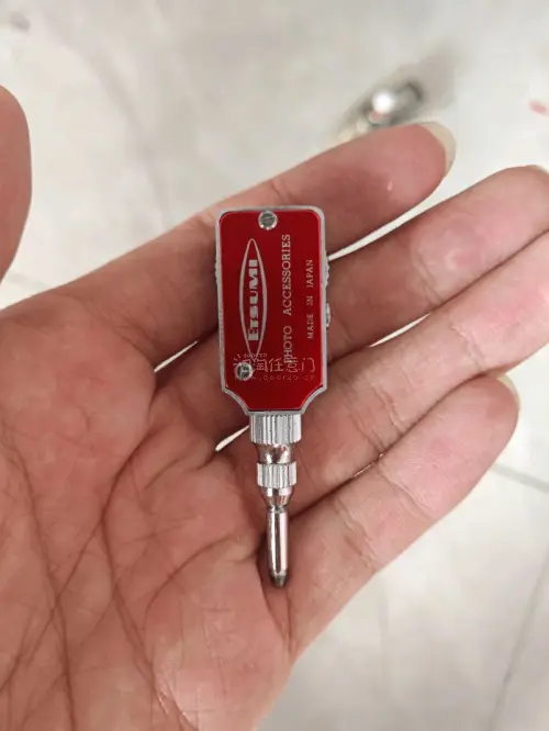 最近又在挖煤机上淘到了几个小玩意，这一次淘到的成色非常不错，两个机械自拍器都是很好看的，价格也是很合适，也算是捡漏价给他拿下了，然后又是淘到了一个手柄，这一次这个手柄成色会好一点，就可以把之前那个出掉了，而且这次还更便宜，真不错，推荐大家使用挖煤姬，性价比很高，很适...