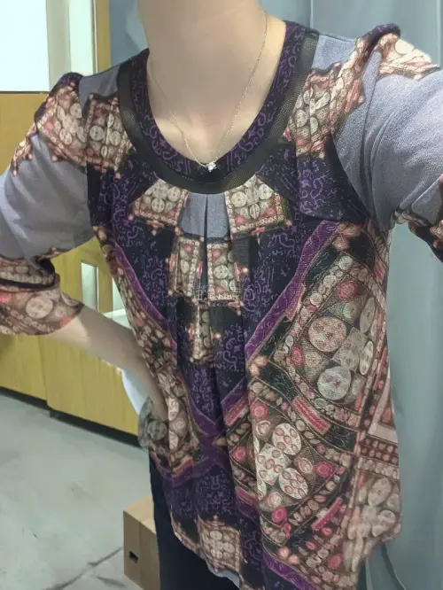 超级美的谭燕玉啊，tam女士真的是神来的。收到成色很新，没有看到什么瑕疵，樱花妹包装的很好。ems也是很快