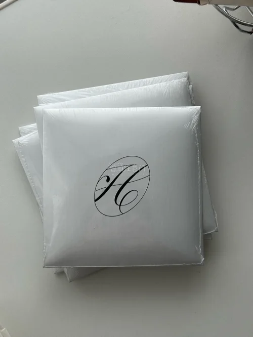 比国内划算很多!包装也很完美没有破损!物流比我想象的要快!总结下来体验感非常好!非常推荐!好评好评！