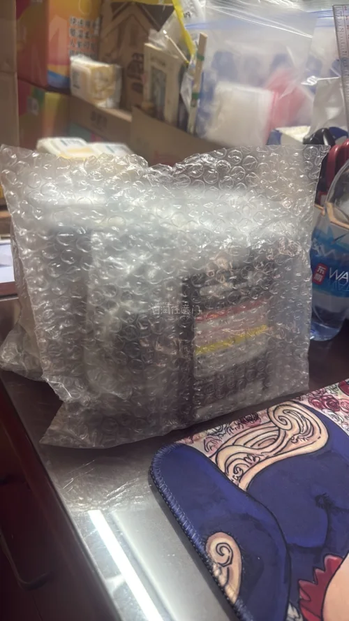 超绝购物体验，买到了wcf动物园系列第二弹，价格也还很满意的。盒况也好，打包很给力。挖煤姬实力还是有的，而且还有绝版千值练佩罗娜帽子哦