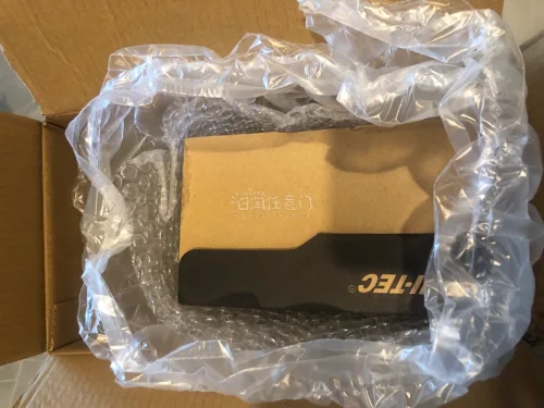 一双种草一年多的鞋子国内已经买不到了，在煤炉上偶然刷到，重点是价格非常美丽！果断用挖煤姬下单！打包非常严实，收到实物感觉自己捡到宝了，真的好喜欢这个宝蓝色，非常满意的一次购物，以后还会继续用挖煤姬挖宝！