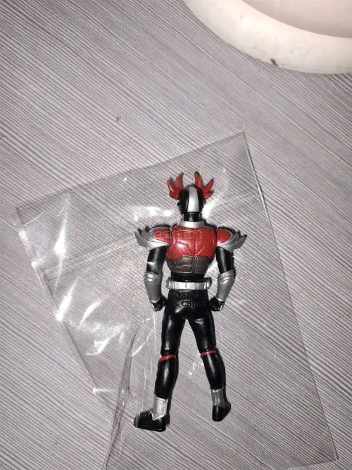 这是日淘任意门6月份分享二，我也买到的是假面骑士亚极陀的最终形态，还有假面骑士空我的黑目，这两个的迷你hg人偶，做工都很不错。