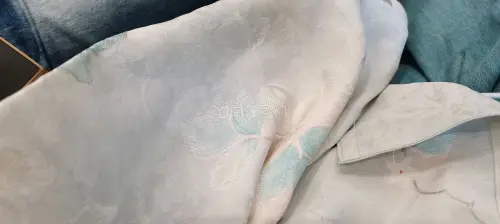 货物很好，到手之后很漂亮很美丽，跟当时拍的时候的想法差不多。东西也都很好物流的话到时候嗯包装很完善。