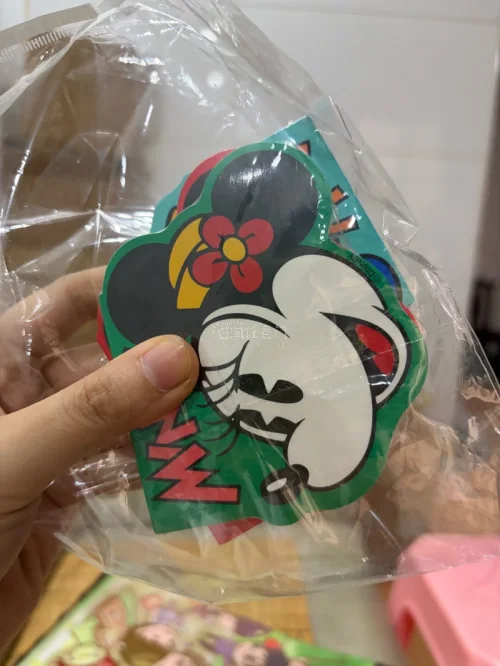 这次到了超级杂且多的一样周边米奇，每一样都超级喜欢啊，到货后状态都没什么问题，价格和成色也很好，物流很快