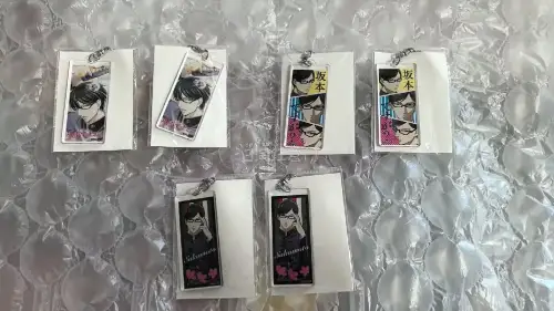 在挖煤姬上成功淘到了黑执事限定特典和在下坂本有何贵干的周边，特典卡片保存完好，没有折痕和污渍，非常满意！卖家发货速度都很快，包装也很仔细，还放了缓冲材料。挖煤姬整个下单流程顺畅，支付方便，客服响应也及时。以后会继续在这里蹲好物，推荐给同好！