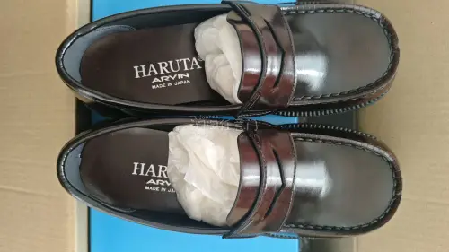 这是在挖煤姬上半最满意的一单，买的是的haruta鞋子4900，非常貌美的一双制服鞋，鞋子运过来状态都是很好的，运过来的盒子也是完好无损的，价格也很实惠，能做到秒切，我以后还会继续使用的。