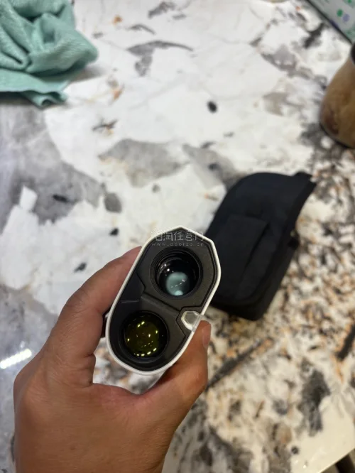 这款测距仪心仪很久了，可以说最好用测距仪没有之一。东西和卖家描述一样没有使用痕迹，精确又清晰，日本货确实可靠。推荐。