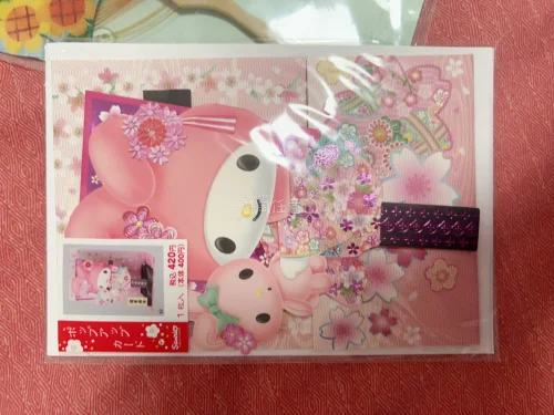 这次挖到的美乐蒂萌物真的太惊喜啦！每一件都软乎乎的，包装完好无瑕疵，品相和细节都超棒。卖家打包得特别用心，收到的时候完全没磕碰，是一次超满意的海淘体验，美乐蒂控真的可以冲！