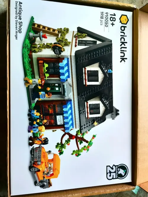 这次在二手市场买下了一套全新未拆封的bricklink，在国内难以买到，经过一段时间运回了来，连原箱都在，非常不错