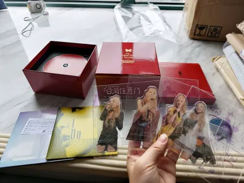 因为购买的有书集的原因，决定凑很多cd发一次海运线，这次合单的CD数量差不多20张左右，选择保留原包装，最终合单重量在6kg，收到包裹的那一刻，拿在手上真是沉甸甸的，这一单是我攒了一个月左右的东西，开箱的过程真是满满幸福感。
各种韩剧OST，还有泰妍日专，日单CD，...